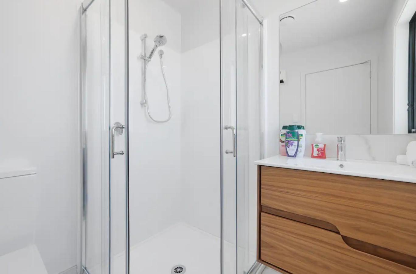 Discover A Brand New Apartment In Vibrant Chch Christchurch Exterior photo